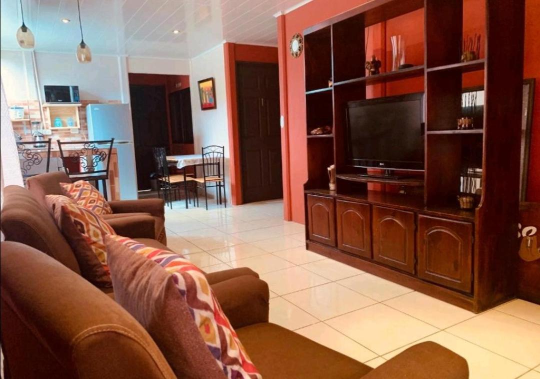 Bamboo Arenal Apartment La Fortuna ภายนอก รูปภาพ