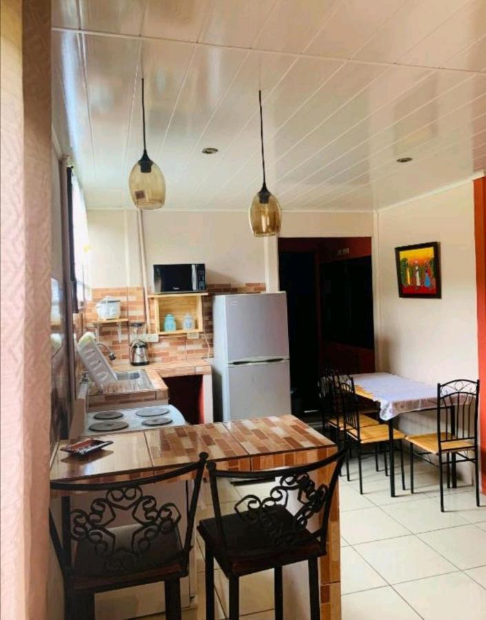 Bamboo Arenal Apartment La Fortuna ภายนอก รูปภาพ